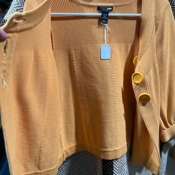 Pre-loved H&M mustard short cardigan - Picture 2 of 6